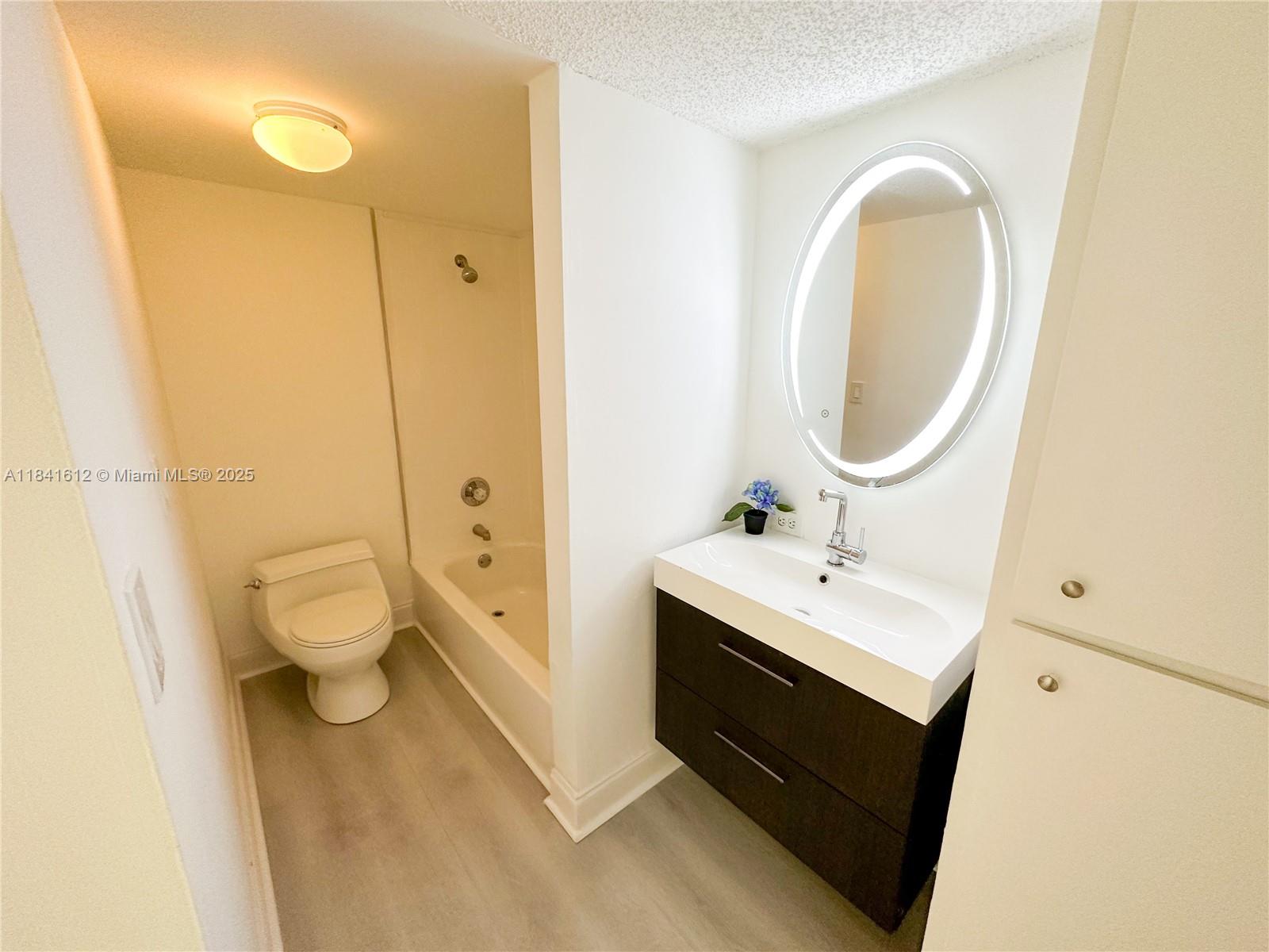 17011 North Bay Road, Unit 216 Sunny Isles Beach, FL 33160 - Photo 13 of 15