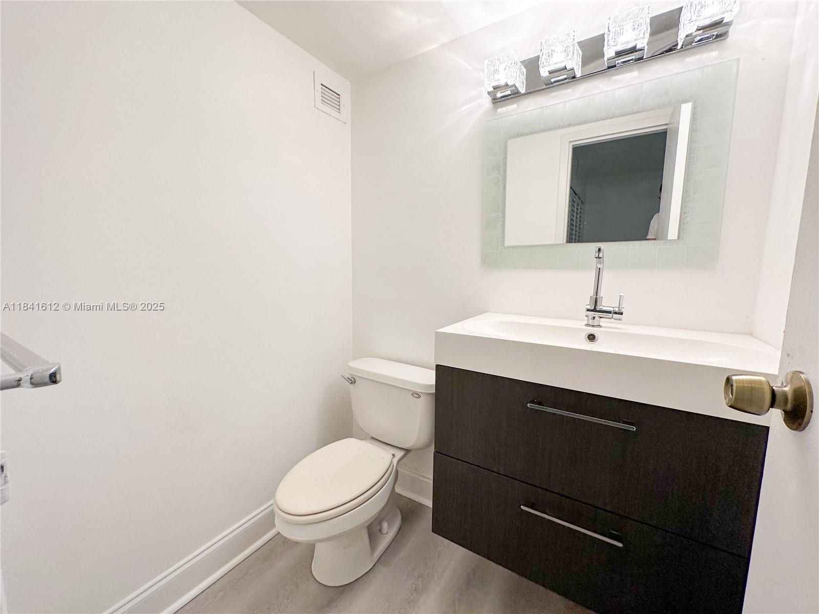 17011 North Bay Road, Unit 216 Sunny Isles Beach, FL 33160 - Photo 4 of 15