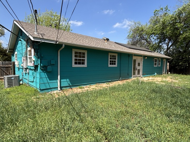 6303 Brookside Drive Austin, TX 78723 - Photo 5 of 26 a view of a backyard with plants