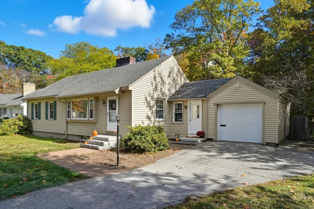 $425,000 | 1515 Belmont Street, Manchester, NH 03104