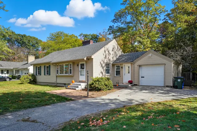 $425,000 | 1515 Belmont Street, Manchester, NH 03104