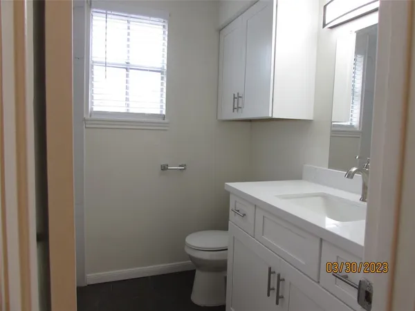 $2,200 | 6308 North 1st Street, Bellaire, TX 77401