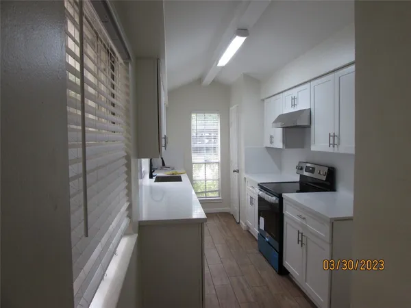 $2,200 | 6308 North 1st Street, Bellaire, TX 77401