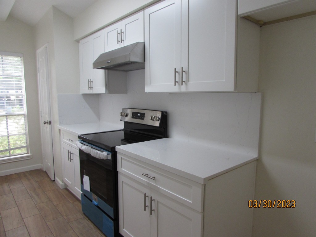 6308 North 1st Street Bellaire, TX 77401 - Photo 3 of 24 kitchen
