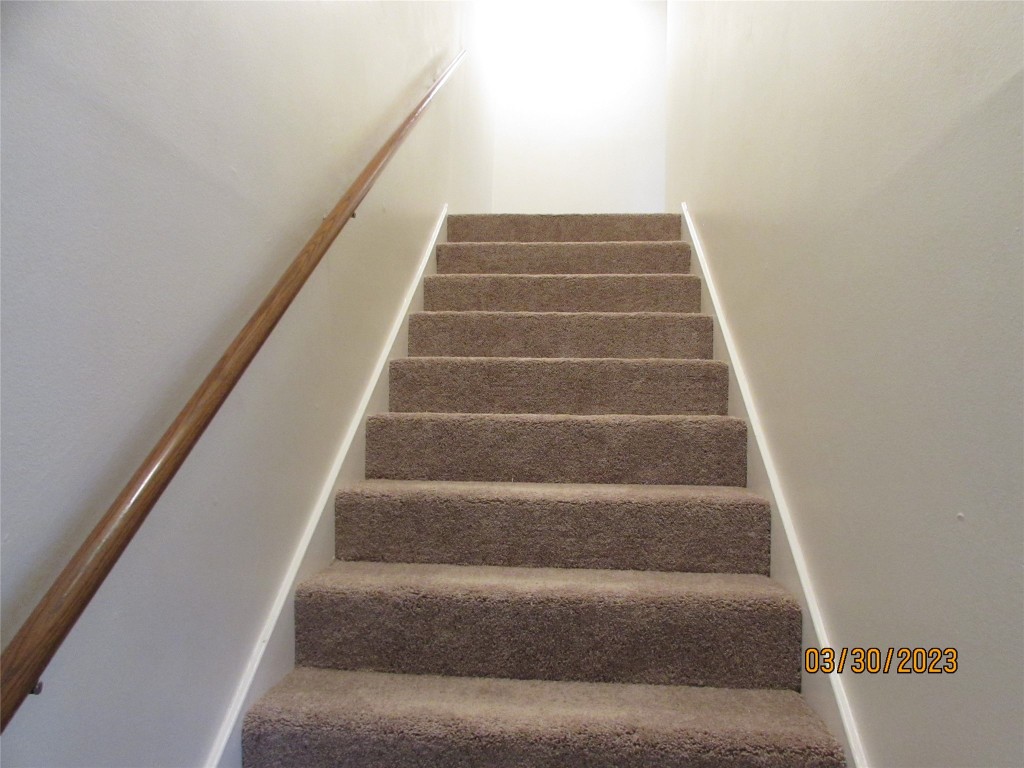 6308 North 1st Street Bellaire, TX 77401 - Photo 10 of 24 stairway