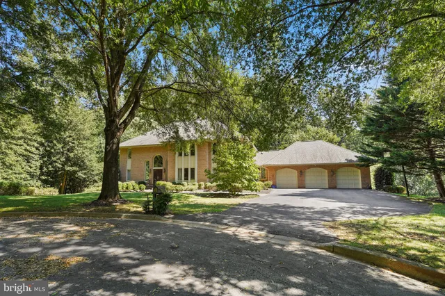 $2,200,000 | 8805 Mary Mead Court, Potomac, MD 20854