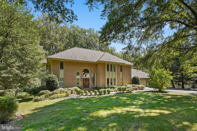 $2,200,000 | 8805 Mary Mead Court, Potomac, MD 20854