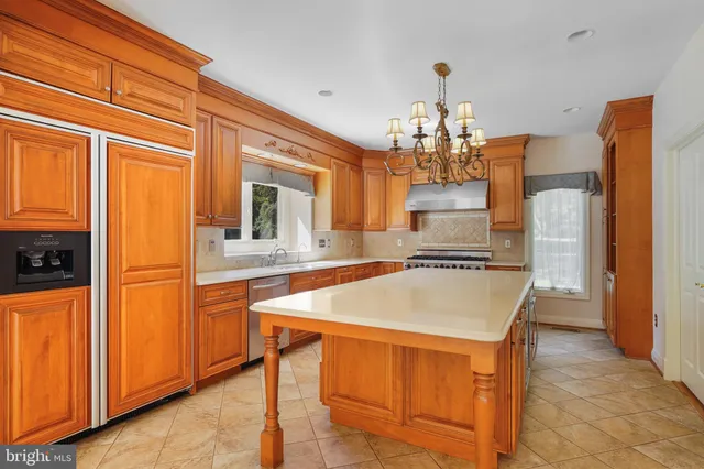 $2,200,000 | 8805 Mary Mead Court, Potomac, MD 20854