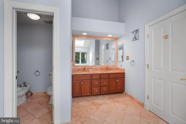 $2,200,000 | 8805 Mary Mead Court, Potomac, MD 20854