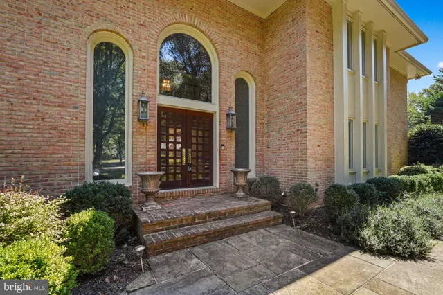 $2,200,000 | 8805 Mary Mead Court, Potomac, MD 20854