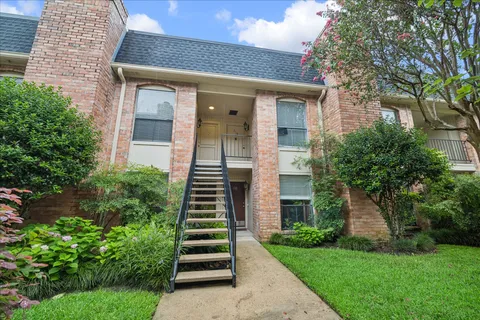 $195,000 | 1601 South Shepherd Drive, Unit 218, Houston, TX 77019