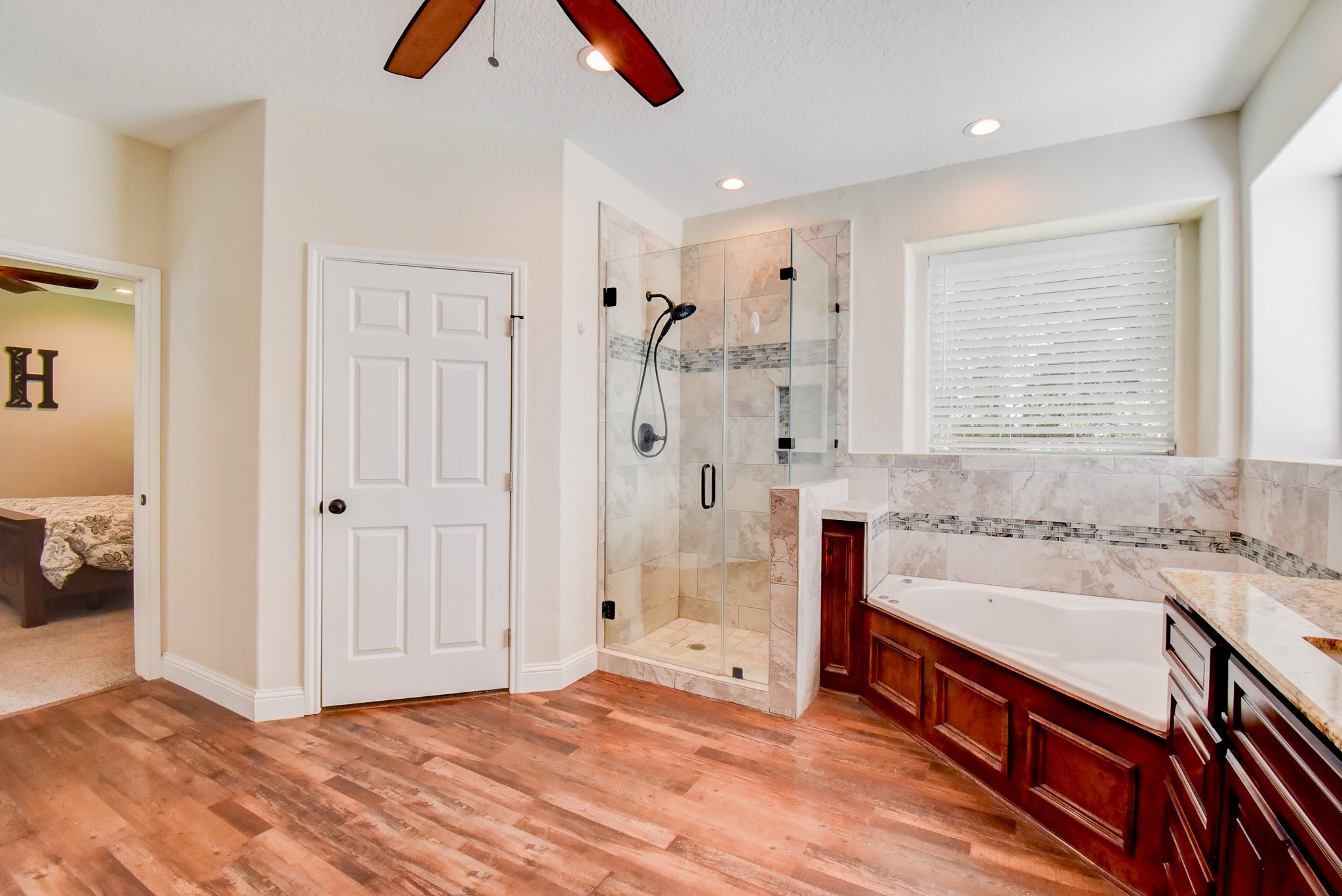 7547 County Road 684D Sweeny, TX 77480 - Photo 7 of 48 Spa-like Primary En-Suite