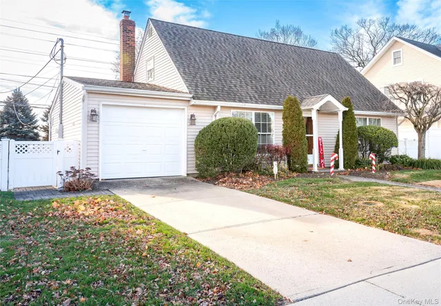 $719,999 | 4030 Avoca Avenue, Bethpage, NY 11714