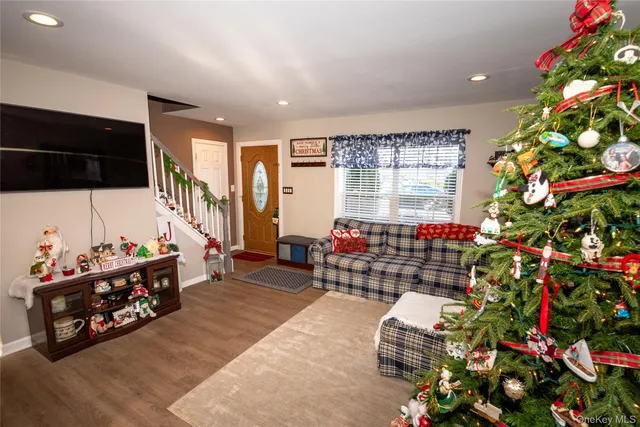 $719,999 | 4030 Avoca Avenue, Bethpage, NY 11714