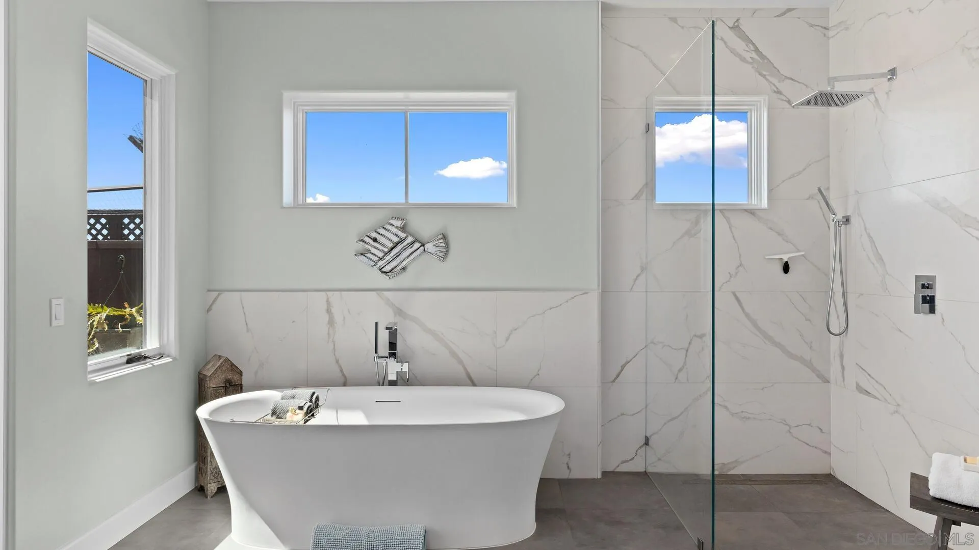 16674 Liberty Ridge San Diego, CA 92127 - Photo 19 of 35 a bathroom with a bathtub and shower