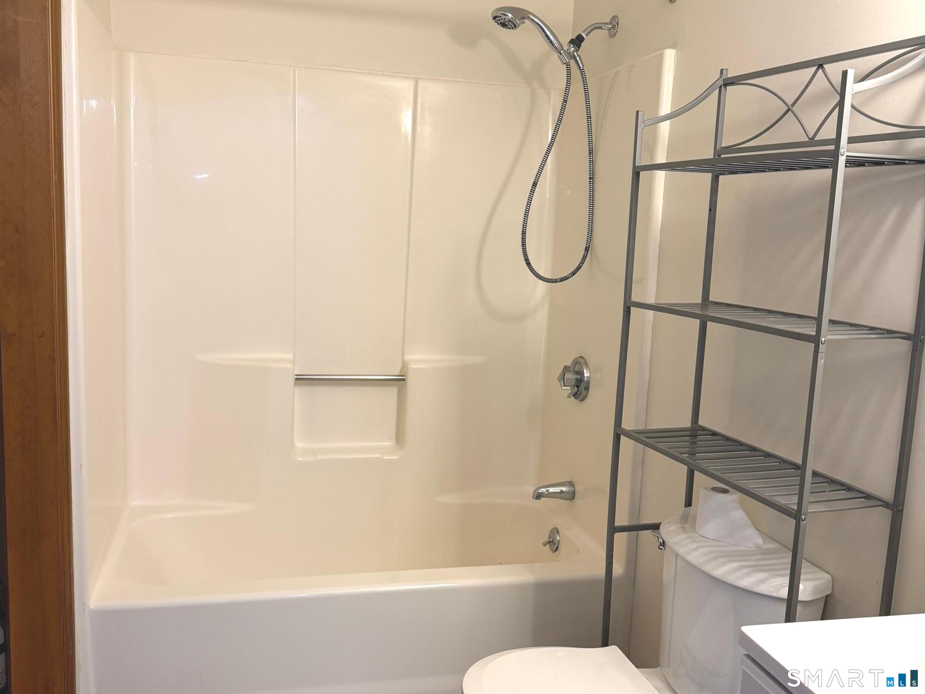 975 Meriden Road, Unit 54 Waterbury, CT 06705 - Photo 13 of 18