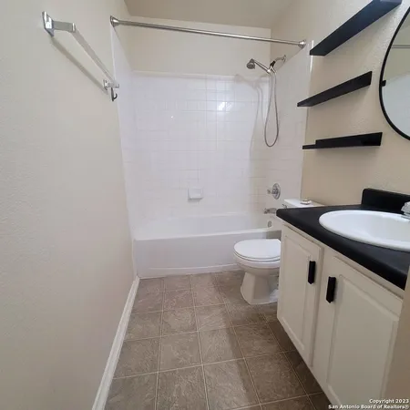 $1,795 | 42 Latrobe Post, San Antonio, TX 78240