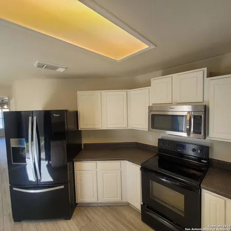 $1,795 | 42 Latrobe Post, San Antonio, TX 78240