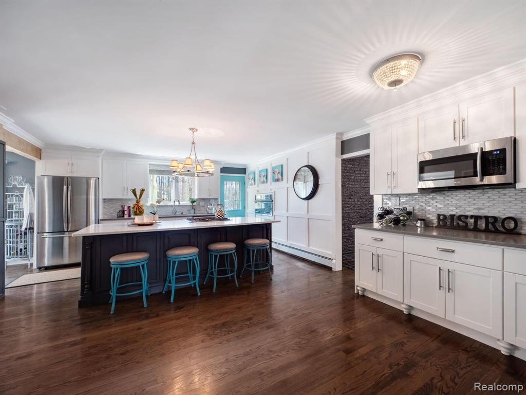 32110 Lahser Road Beverly Hills, MI 48025 - Photo 6 of 41