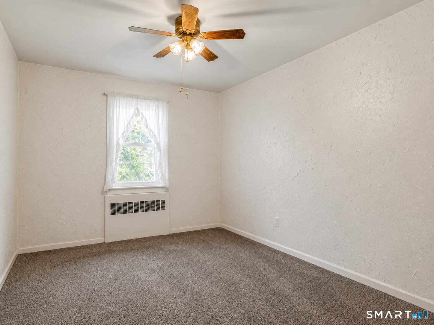77 Lorma Avenue Trumbull, CT 06611 - Photo 14 of 29