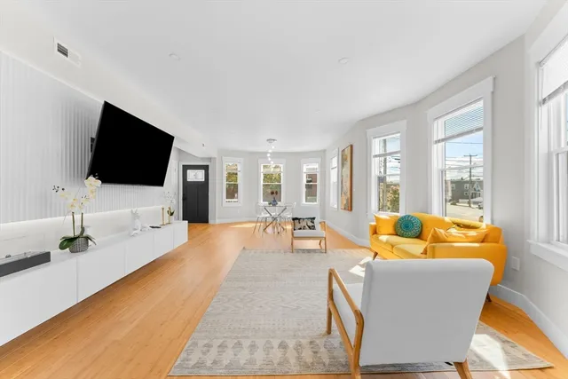 $995,000 | 86 Cypress Street, Unit 86, Watertown, MA 02472