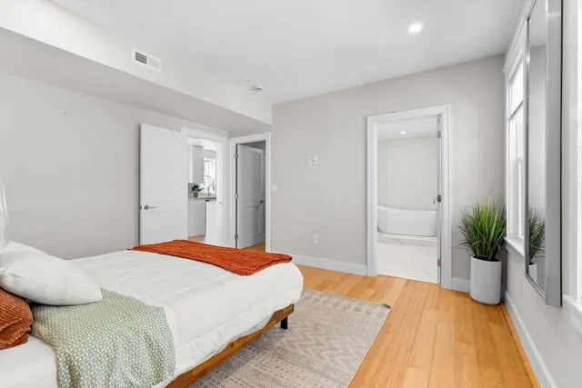 $995,000 | 86 Cypress Street, Unit 86, Watertown, MA 02472