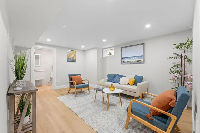 $995,000 | 86 Cypress Street, Unit 86, Watertown, MA 02472