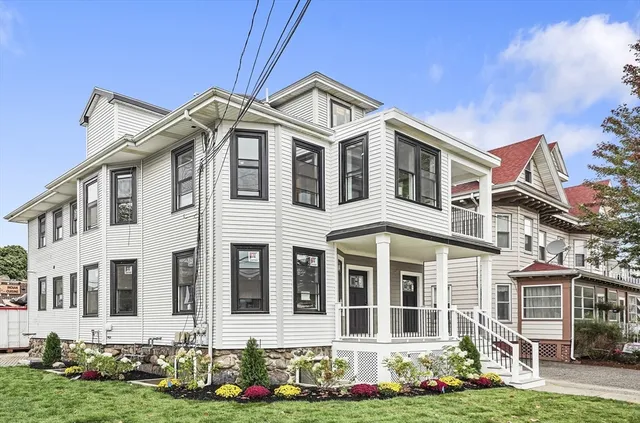 $995,000 | 86 Cypress Street, Unit 86, Watertown, MA 02472