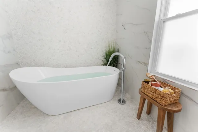 $995,000 | 86 Cypress Street, Unit 86, Watertown, MA 02472