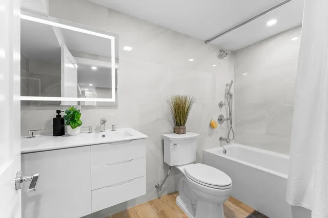 $995,000 | 86 Cypress Street, Unit 86, Watertown, MA 02472