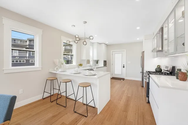 $995,000 | 86 Cypress Street, Unit 86, Watertown, MA 02472