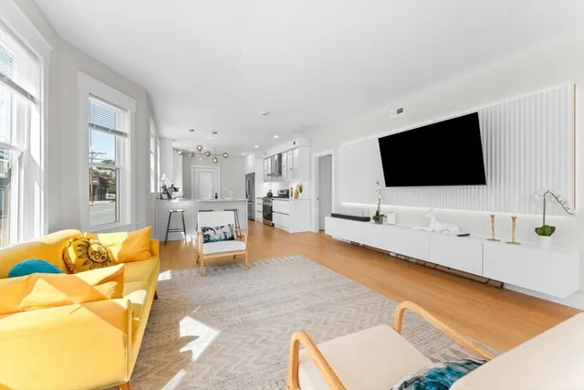 $995,000 | 86 Cypress Street, Unit 86, Watertown, MA 02472