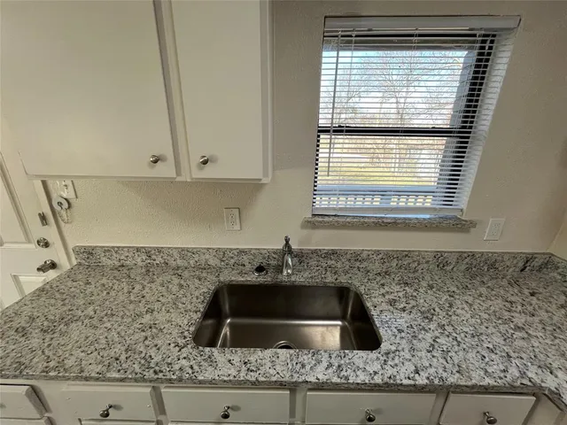 $1,600 | 1321 Woodcrest Drive, Mesquite, TX 75149