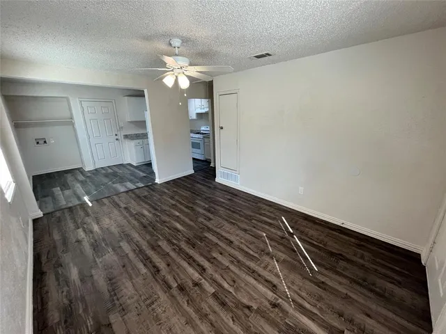 $1,600 | 1321 Woodcrest Drive, Mesquite, TX 75149