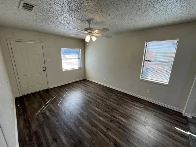 $1,600 | 1321 Woodcrest Drive, Mesquite, TX 75149