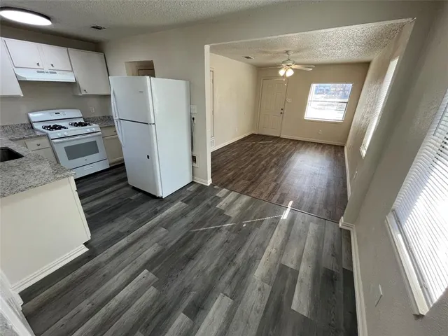 $1,600 | 1321 Woodcrest Drive, Mesquite, TX 75149