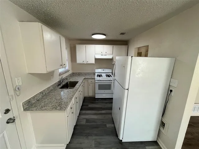 $1,600 | 1321 Woodcrest Drive, Mesquite, TX 75149