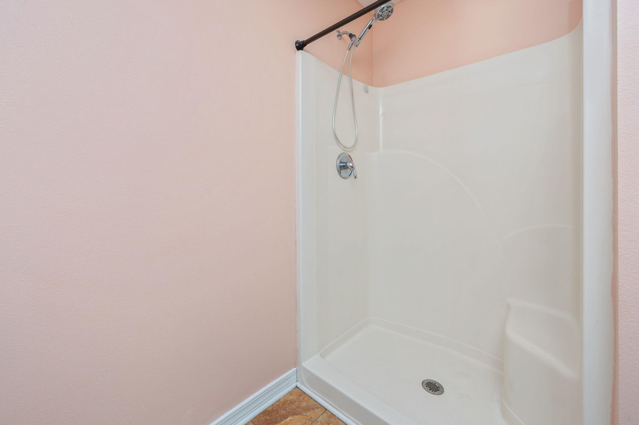 200 Wainwright Drive Crestview, FL 32539 - Photo 17 of 42 a bathroom with a shower