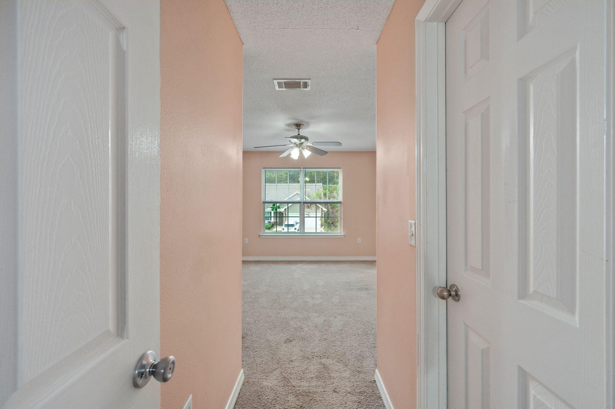 200 Wainwright Drive Crestview, FL 32539 - Photo 33 of 44 a bathroom with a window