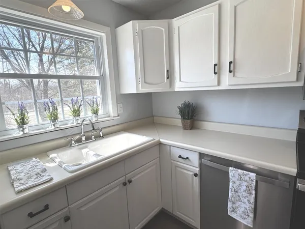 $325,000 | 13 Sugartree Lane, Unit G4, Essex Junction, VT 05452