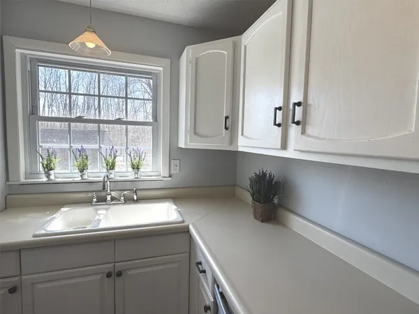 $325,000 | 13 Sugartree Lane, Unit G4, Essex Junction, VT 05452