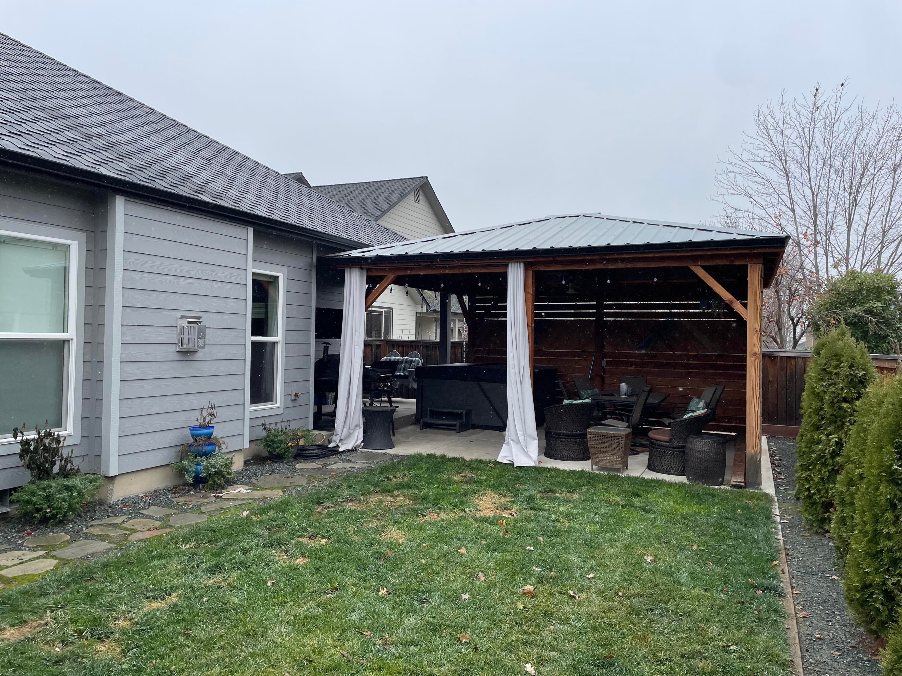 2025 Rabun Way Central Point, OR 97502 - Photo 19 of 24 Back Yard