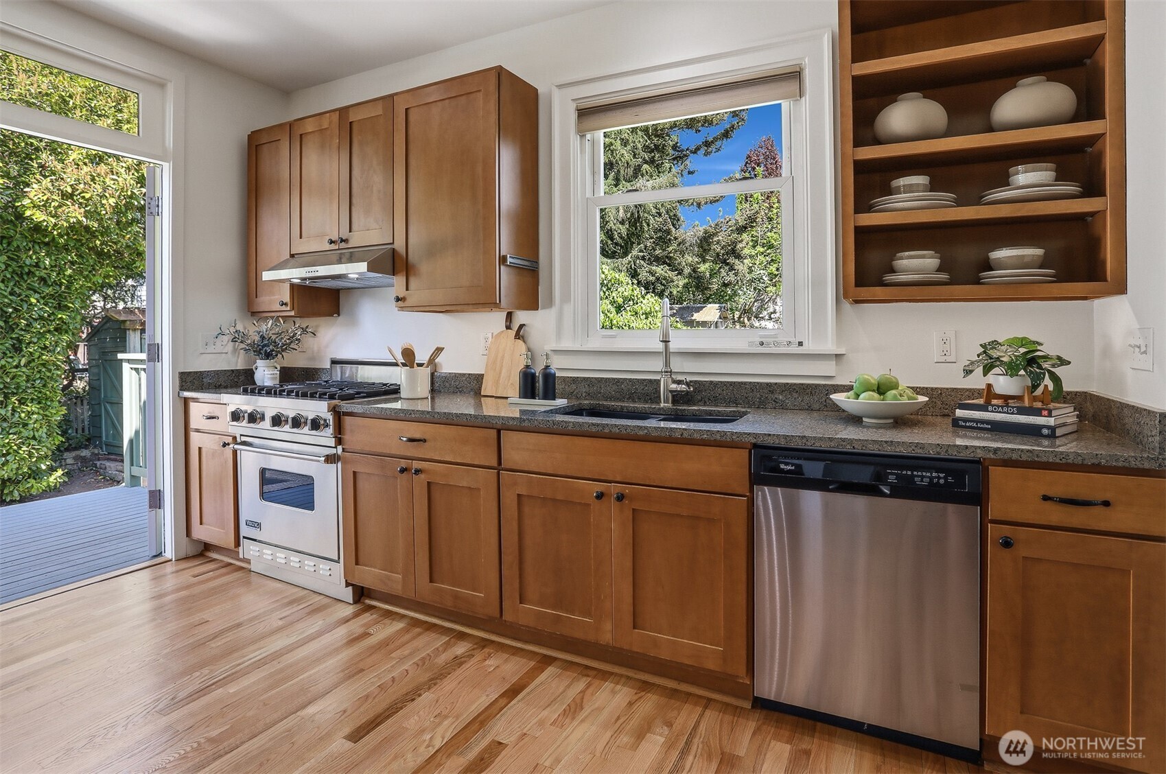 530 North 83rd Street Seattle, WA 98103 - Photo 14 of 39