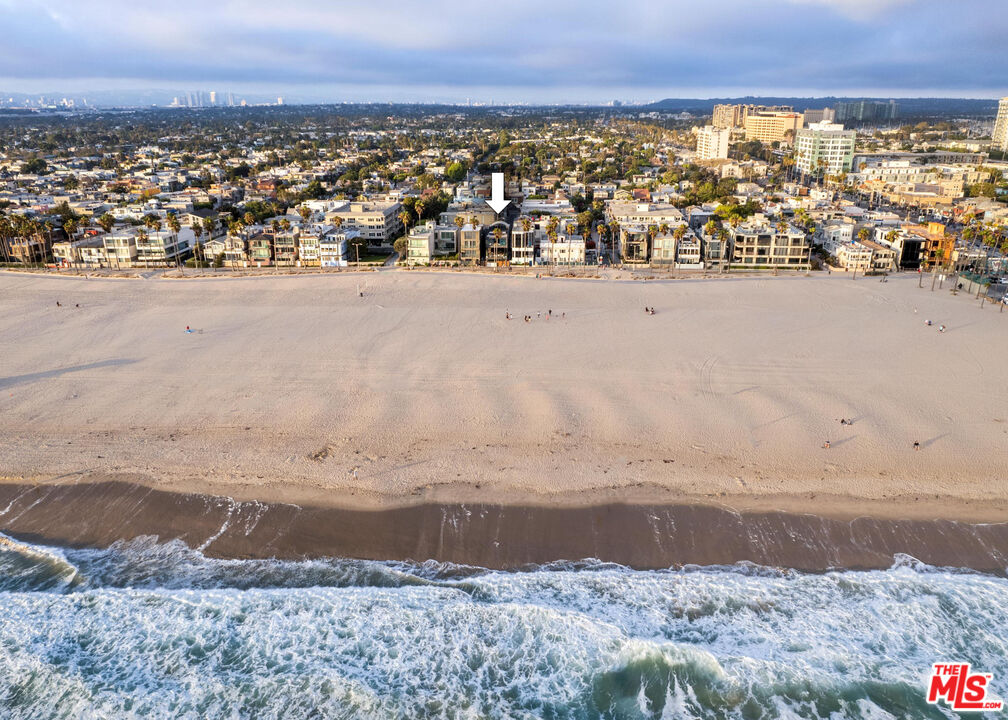 2811 Ocean Front Walk Venice, CA 90291 - Photo 4 of 6