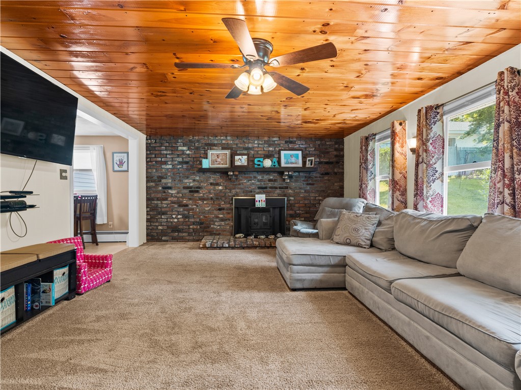 211 Getchell Avenue Woonsocket, RI 02895 - Photo 13 of 41 Gallery Image 13