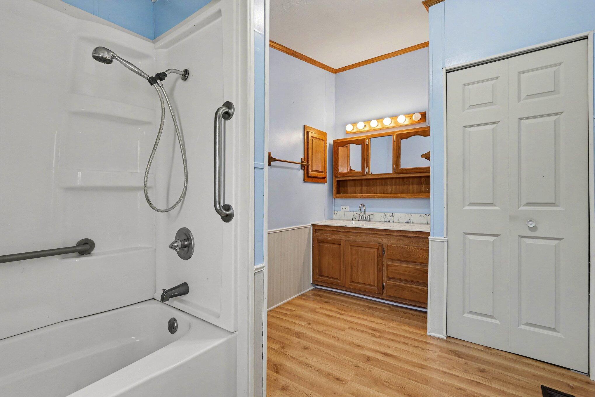 21502 26 Mile Road Olivet, MI 49076 - Photo 21 of 29 Bath