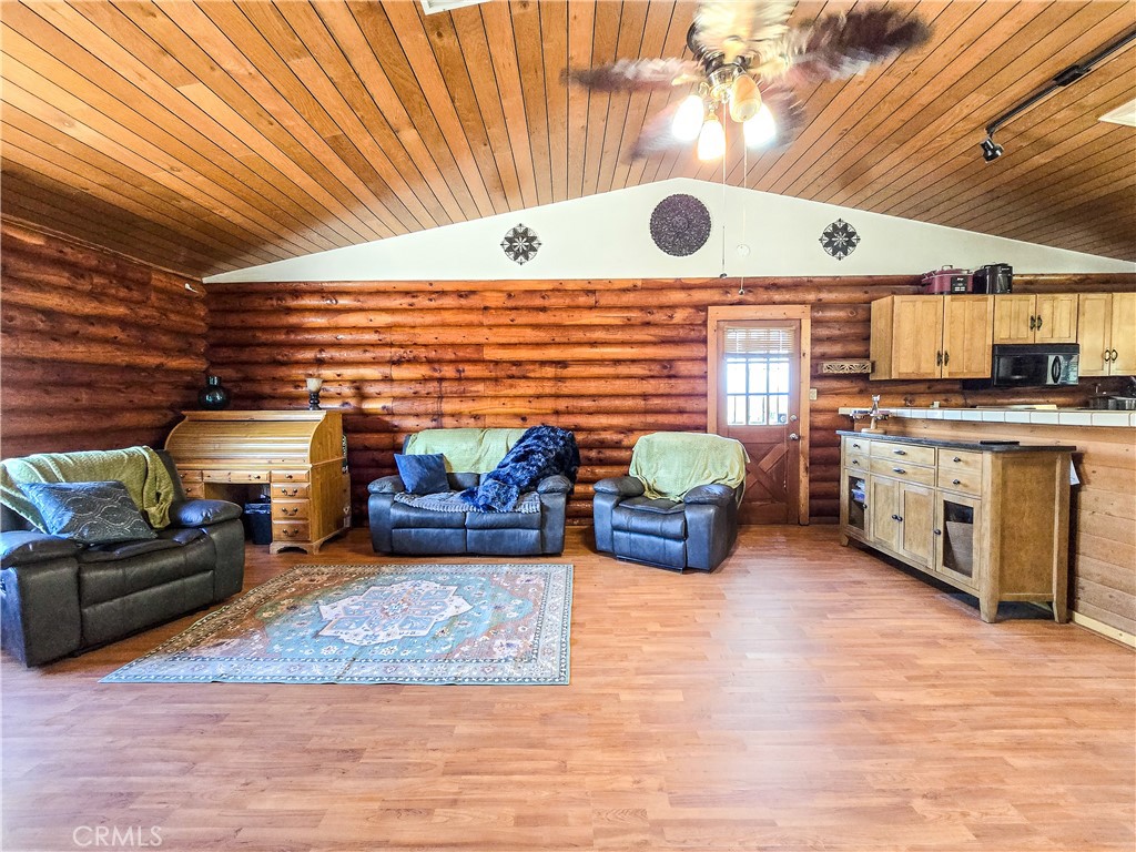 5363 Hess Road Phelan, CA 92371 - Photo 10 of 68 living room