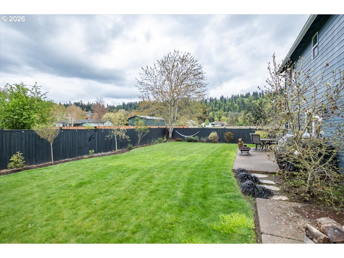 302 Division Street Northeast Silverton, OR 97381 - Photo 43 of 48 a view of a backyard