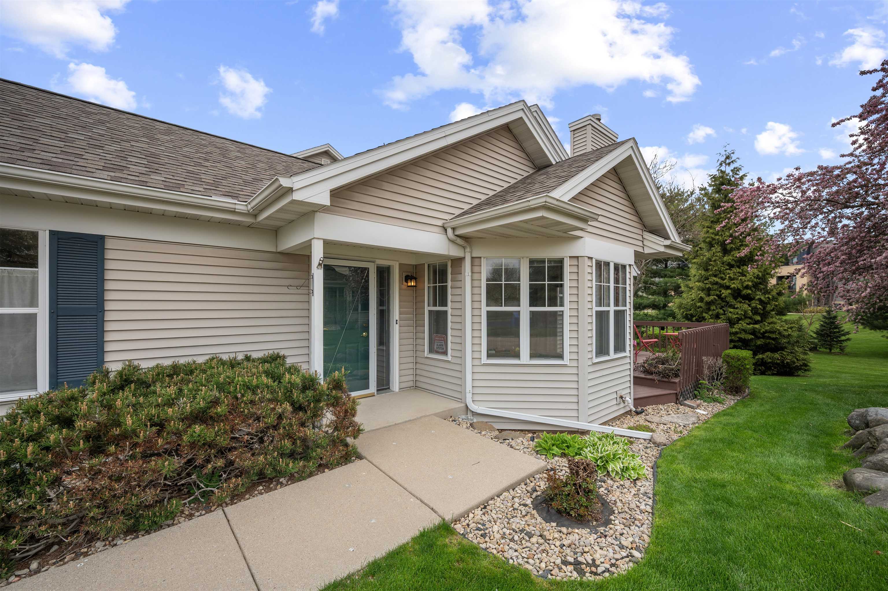 357 Concord Drive Oregon, WI 53575 - Photo 2 of 28