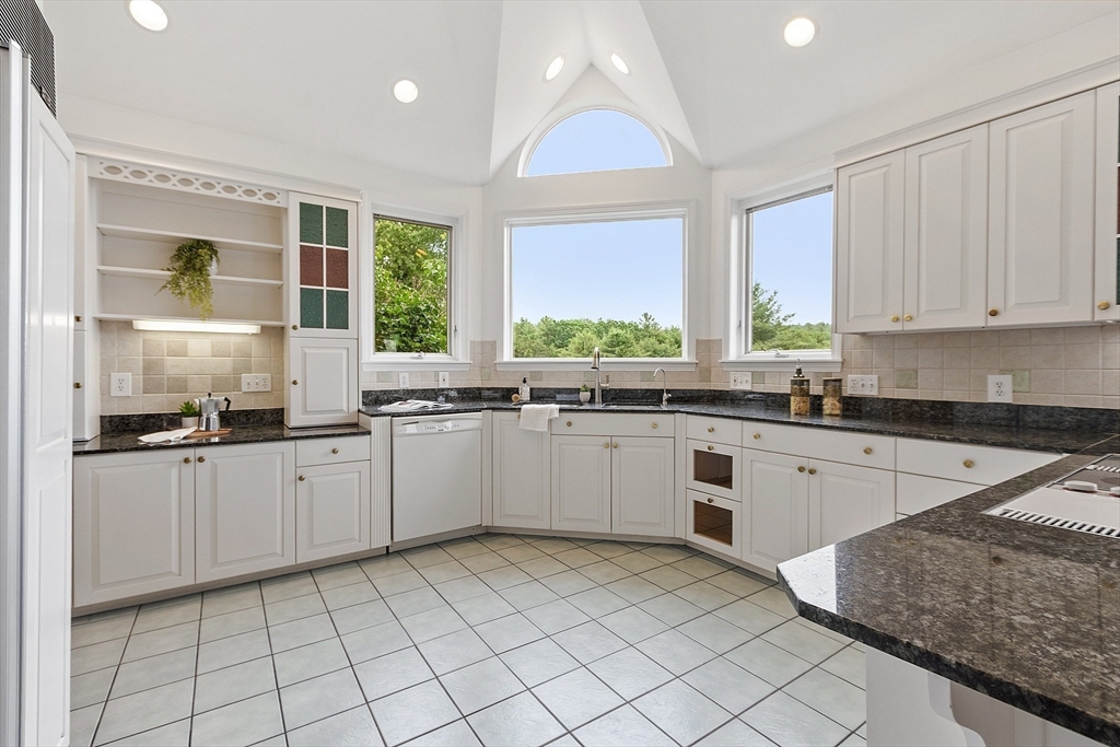 52 South Nelson Road Sterling, MA 01564 - Photo 22 of 42